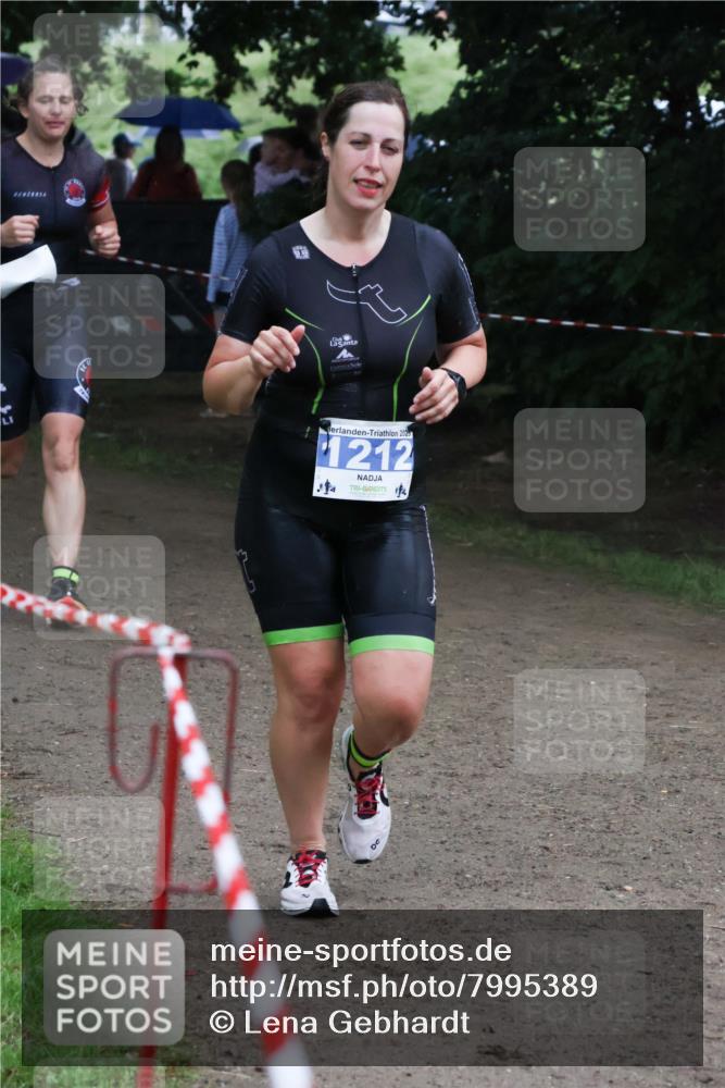 21.06.2025 - 27. Vierlanden-Triathlon Lena Gebhardt http://msf.ph/oto/7995389 15.06.2025 13:51:04 Laufen 1212 meine-sportfotos.de