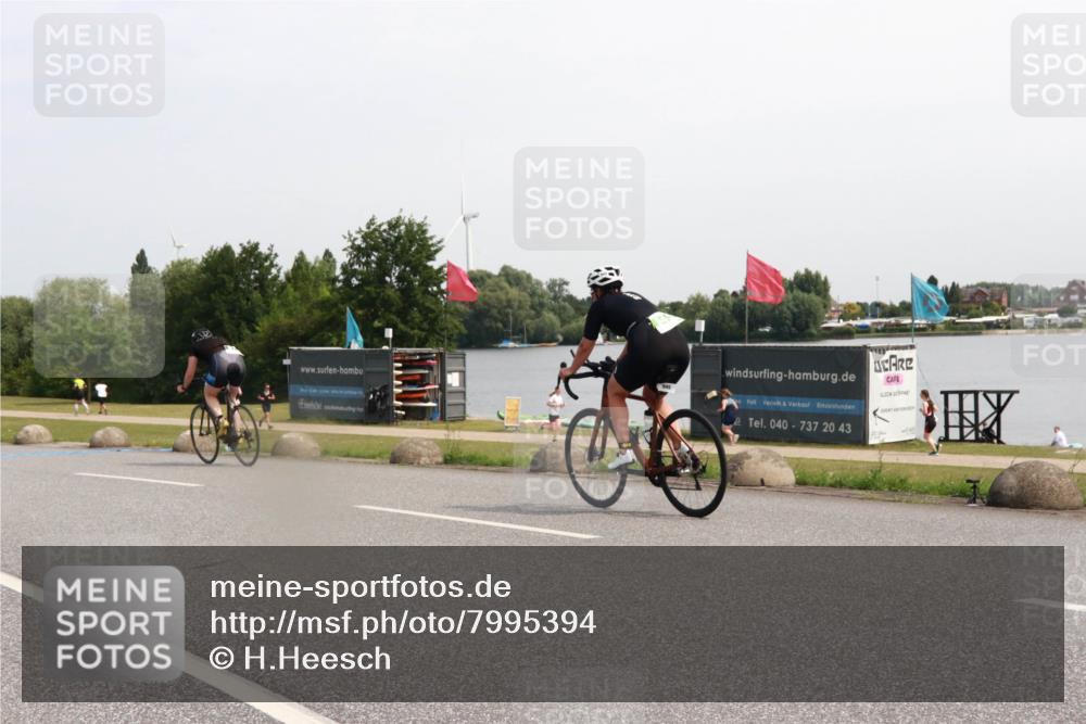 15.06.2025 - 27. Vierlanden-Triathlon H.Heesch http://msf.ph/oto/7995394 15.06.2025 11:26:20 Radfahren 18, 798, 881, 911, 978 meine-sportfotos.de