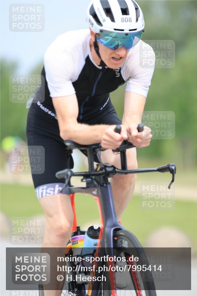 21.06.2025 - 27. Vierlanden-Triathlon H.Heesch http://msf.ph/oto/7995414 15.06.2025 12:16:48 Radfahren 808, 817, 862, 918 meine-sportfotos.de