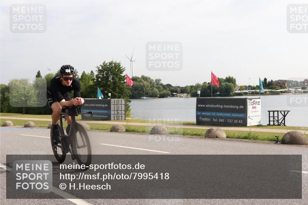 15.06.2025 - 27. Vierlanden-Triathlon H.Heesch http://msf.ph/oto/7995418 15.06.2025 09:18:53 Radfahren 45, 59, 64, 138 meine-sportfotos.de