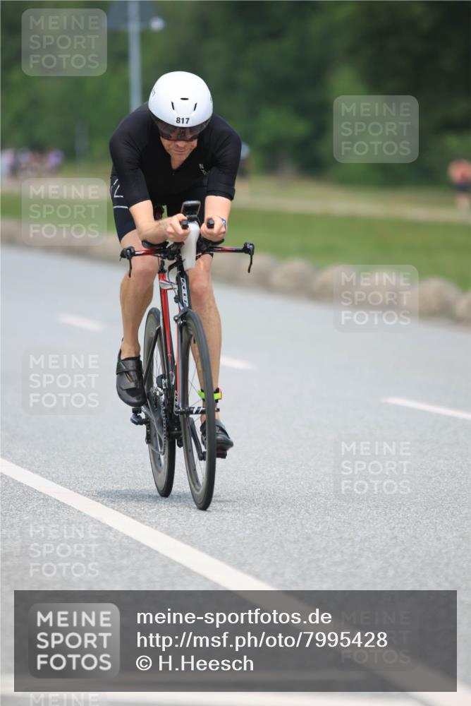 21.06.2025 - 27. Vierlanden-Triathlon H.Heesch http://msf.ph/oto/7995428 15.06.2025 12:16:55 Radfahren 667, 691, 817 meine-sportfotos.de
