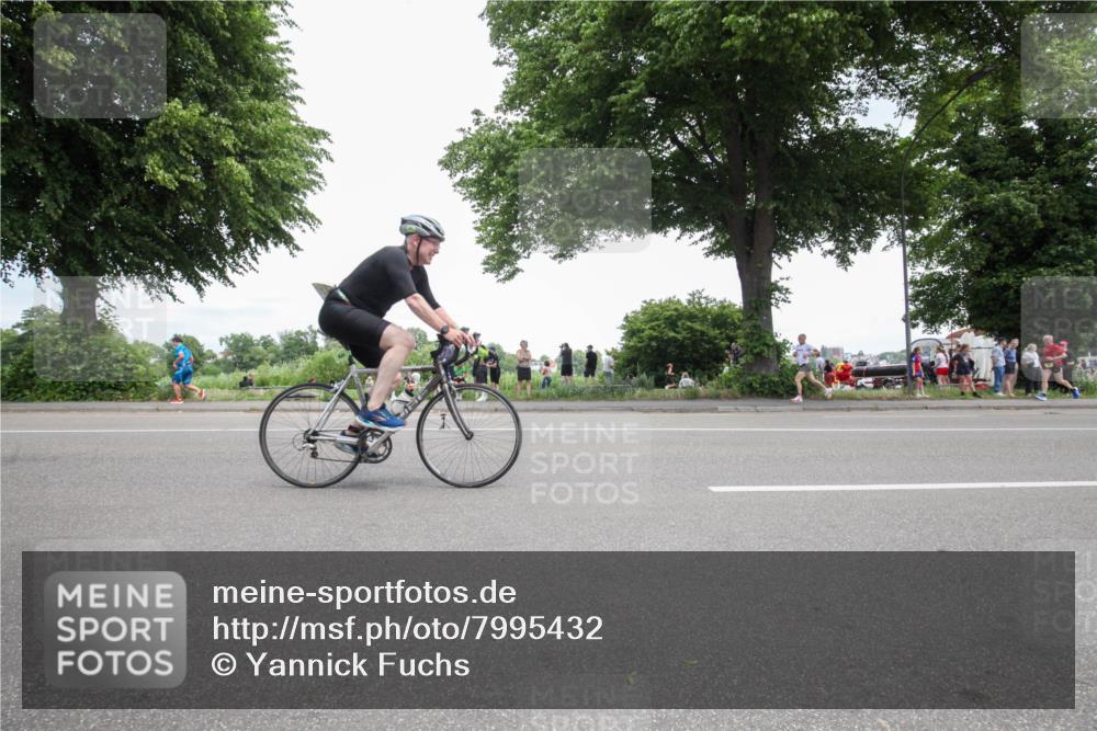 15.06.2025 - 7 Türme Triathlon Yannick Fuchs http://msf.ph/oto/7995432 15.06.2025 13:43:24 Radfahren 195, 795, 834, 933, 987, 1110 meine-sportfotos.de