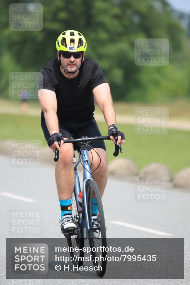21.06.2025 - 27. Vierlanden-Triathlon H.Heesch http://msf.ph/oto/7995435 15.06.2025 12:05:29 Radfahren 891, 931, 940, 957, 989, 990, 991, 992, 993 meine-sportfotos.de