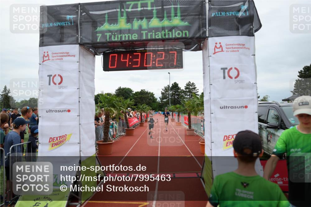 15.06.2025 - 7 Türme Triathlon Michael Strokosch http://msf.ph/oto/7995463 15.06.2025 14:30:27 Ziel 464, 753, 785, 843 meine-sportfotos.de
