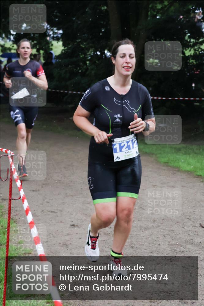 21.06.2025 - 27. Vierlanden-Triathlon Lena Gebhardt http://msf.ph/oto/7995474 15.06.2025 13:51:05 Laufen 1212 meine-sportfotos.de