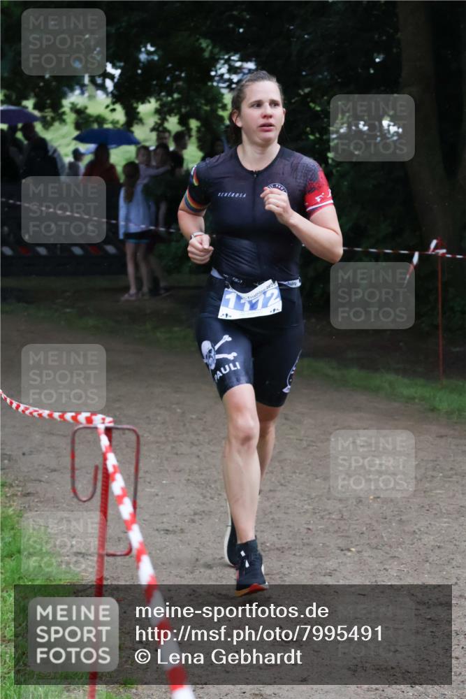 21.06.2025 - 27. Vierlanden-Triathlon Lena Gebhardt http://msf.ph/oto/7995491 15.06.2025 13:51:06 Laufen 2025, 772 meine-sportfotos.de