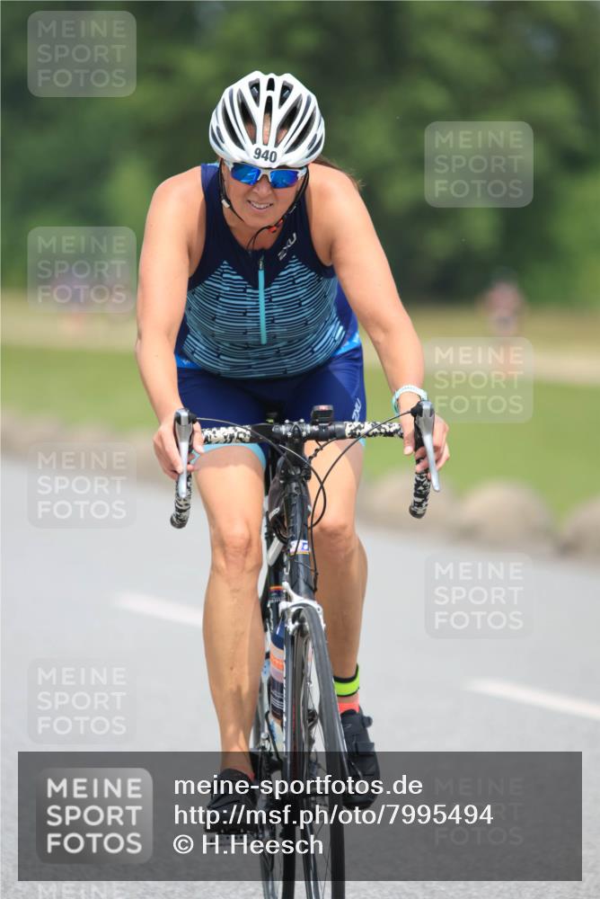 21.06.2025 - 27. Vierlanden-Triathlon H.Heesch http://msf.ph/oto/7995494 15.06.2025 12:05:36 Radfahren 251, 891, 940 meine-sportfotos.de