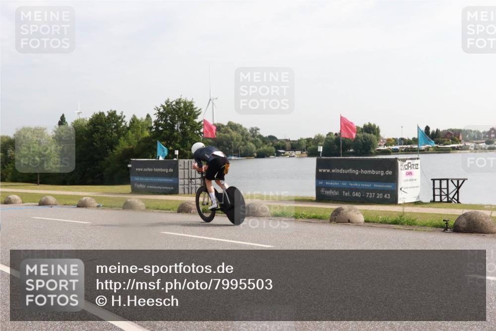15.06.2025 - 27. Vierlanden-Triathlon H.Heesch http://msf.ph/oto/7995503 15.06.2025 09:19:34 Radfahren 120, 122, 128 meine-sportfotos.de