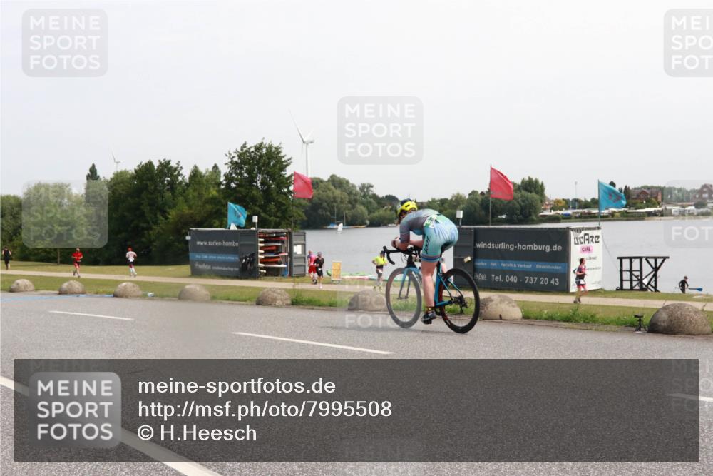 15.06.2025 - 27. Vierlanden-Triathlon H.Heesch http://msf.ph/oto/7995508 15.06.2025 11:27:12 Radfahren 205, 825 meine-sportfotos.de