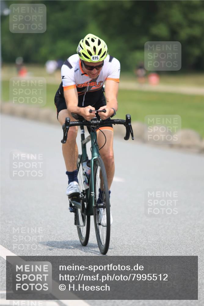 21.06.2025 - 27. Vierlanden-Triathlon H.Heesch http://msf.ph/oto/7995512 15.06.2025 12:05:39 Radfahren 251, 891, 940 meine-sportfotos.de