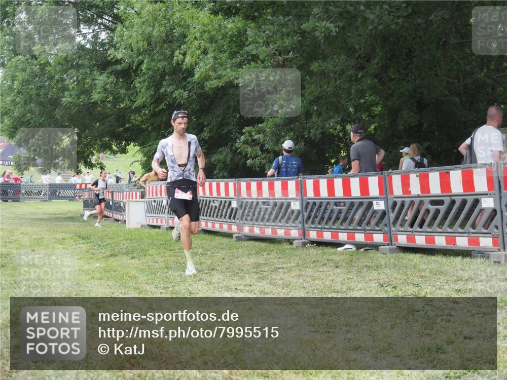 21.06.2025 - 27. Vierlanden-Triathlon KatJ http://msf.ph/oto/7995515 15.06.2025 12:46:34 Ziel 138 meine-sportfotos.de