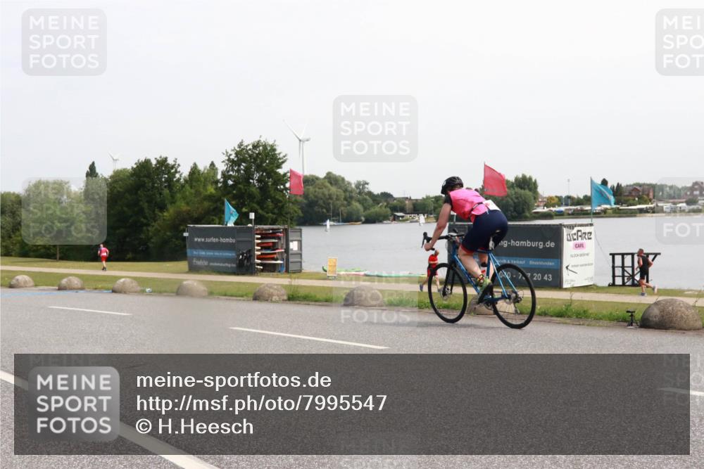 15.06.2025 - 27. Vierlanden-Triathlon H.Heesch http://msf.ph/oto/7995547 15.06.2025 11:27:23 Radfahren 885 meine-sportfotos.de
