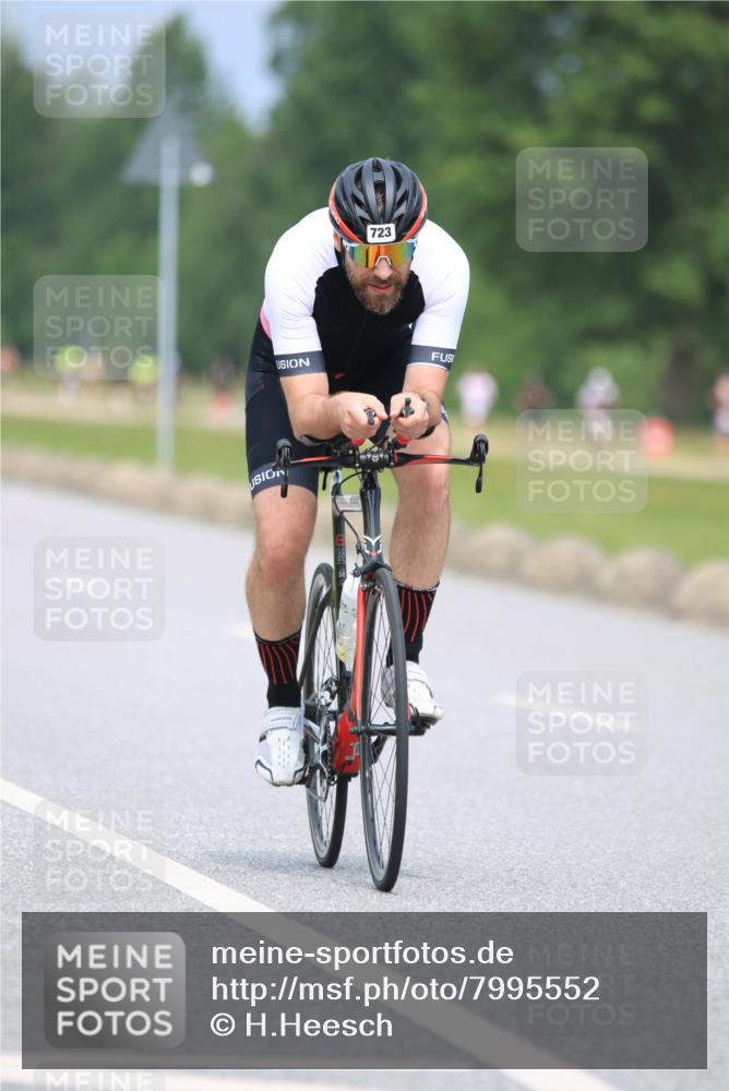 21.06.2025 - 27. Vierlanden-Triathlon H.Heesch http://msf.ph/oto/7995552 15.06.2025 12:17:30 Radfahren 723, 853, 859, 866 meine-sportfotos.de