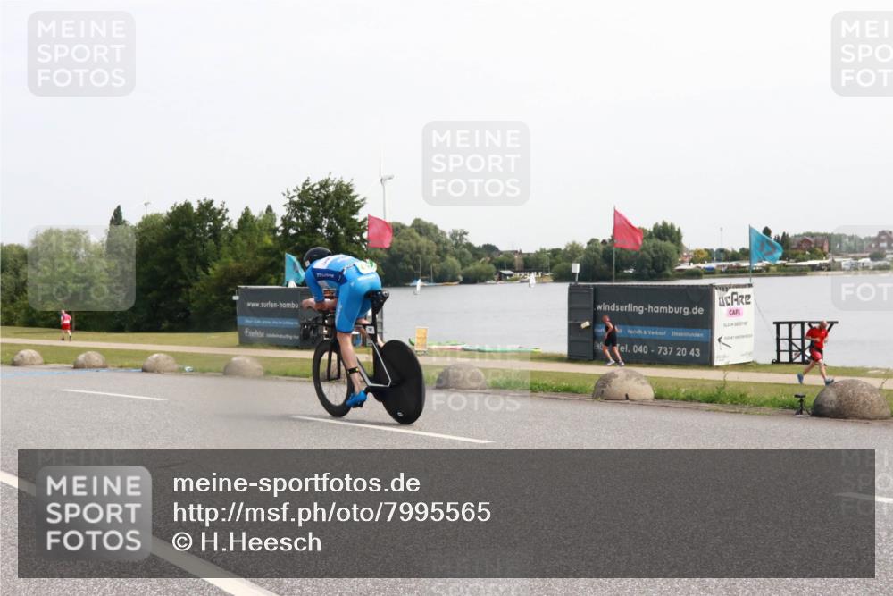 15.06.2025 - 27. Vierlanden-Triathlon H.Heesch http://msf.ph/oto/7995565 15.06.2025 11:27:26 Radfahren 251, 767 meine-sportfotos.de