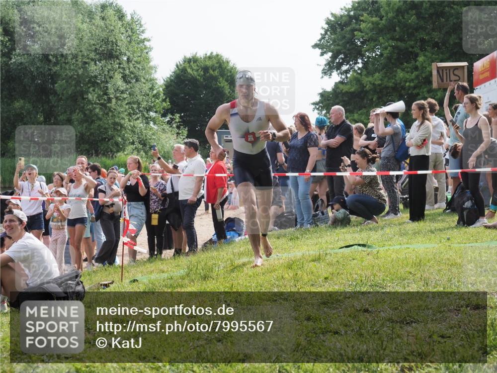15.06.2025 - 27. Vierlanden-Triathlon KatJ http://msf.ph/oto/7995567 15.06.2025 09:55:14 Schwimmen 299, 306, 311, 326 meine-sportfotos.de