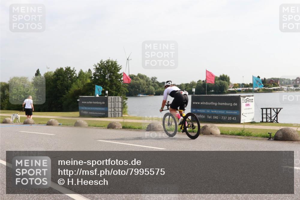 15.06.2025 - 27. Vierlanden-Triathlon H.Heesch http://msf.ph/oto/7995575 15.06.2025 09:19:50 Radfahren  meine-sportfotos.de
