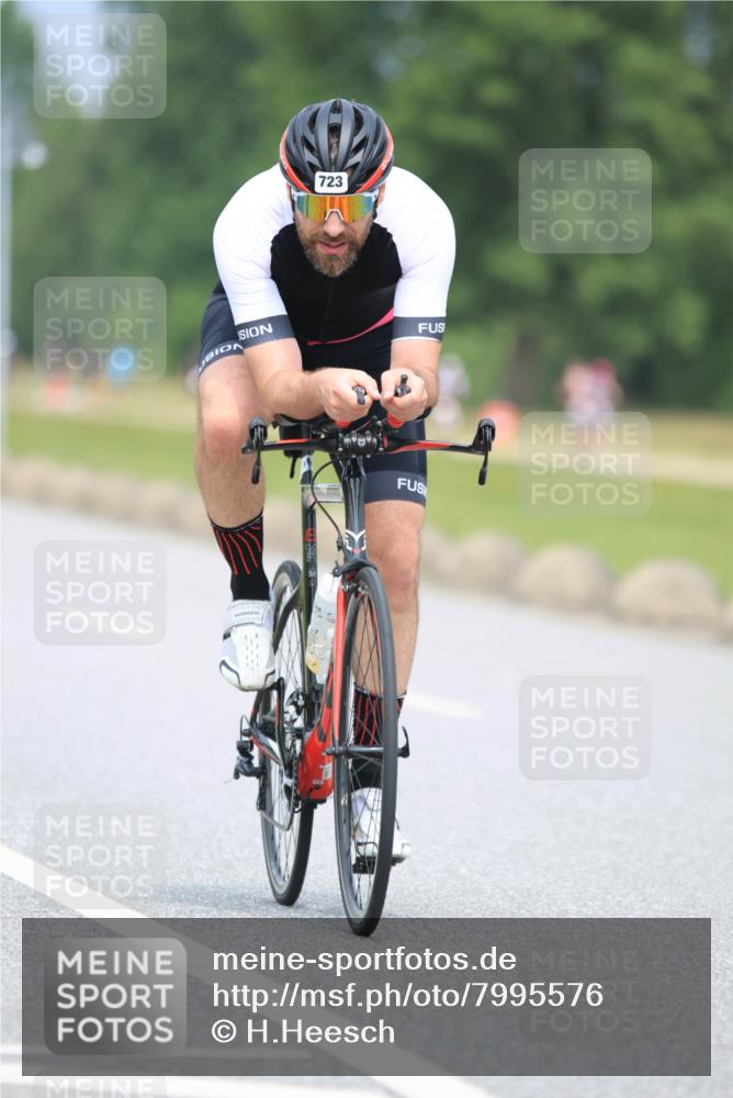 21.06.2025 - 27. Vierlanden-Triathlon H.Heesch http://msf.ph/oto/7995576 15.06.2025 12:17:31 Radfahren 723, 853, 859, 866 meine-sportfotos.de