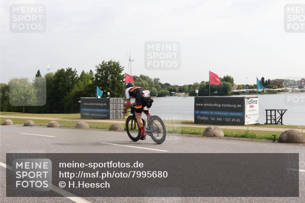 15.06.2025 - 27. Vierlanden-Triathlon H.Heesch http://msf.ph/oto/7995680 15.06.2025 09:20:37 Radfahren 73, 229 meine-sportfotos.de