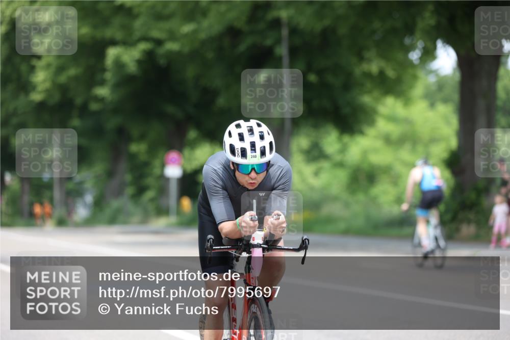 15.06.2025 - 7 Türme Triathlon Yannick Fuchs http://msf.ph/oto/7995697 15.06.2025 12:14:21 Radfahren 240, 455 meine-sportfotos.de