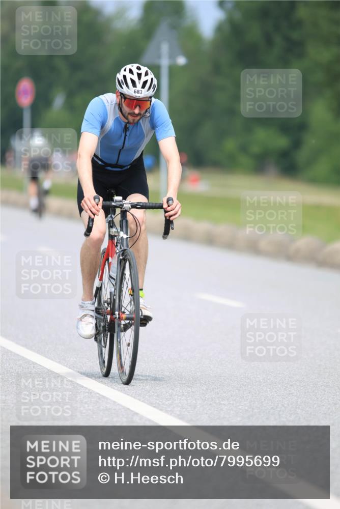 21.06.2025 - 27. Vierlanden-Triathlon H.Heesch http://msf.ph/oto/7995699 15.06.2025 12:18:17 Radfahren 683 meine-sportfotos.de