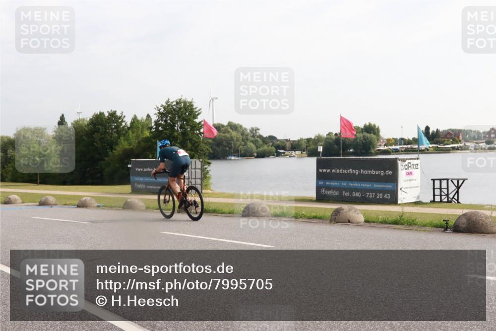 15.06.2025 - 27. Vierlanden-Triathlon H.Heesch http://msf.ph/oto/7995705 15.06.2025 09:20:53 Radfahren 21, 88, 121, 194 meine-sportfotos.de