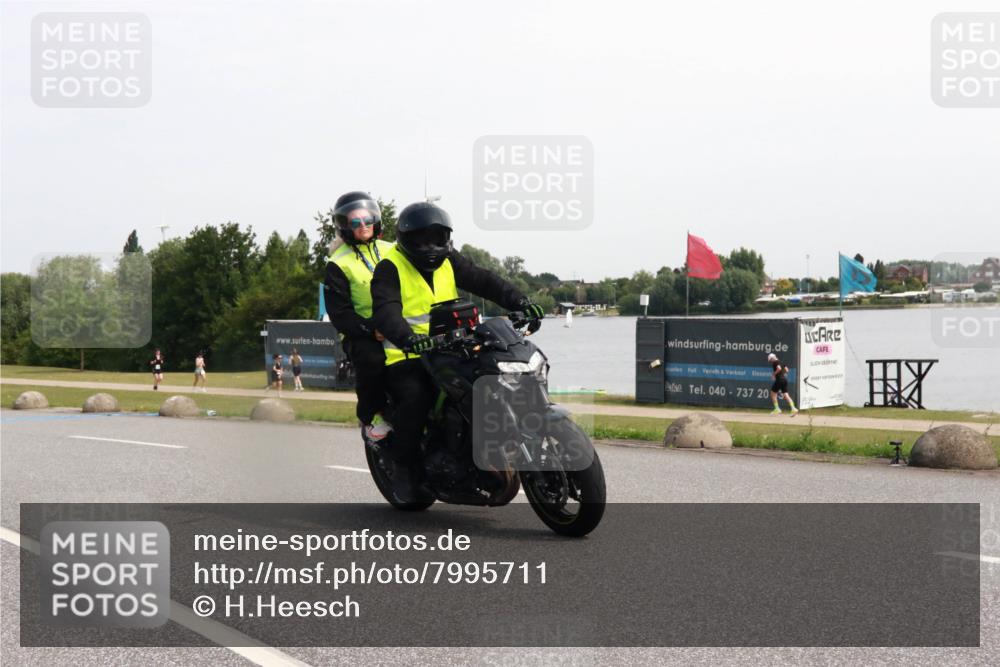 15.06.2025 - 27. Vierlanden-Triathlon H.Heesch http://msf.ph/oto/7995711 15.06.2025 11:27:55 Radfahren 757, 771, 826 meine-sportfotos.de