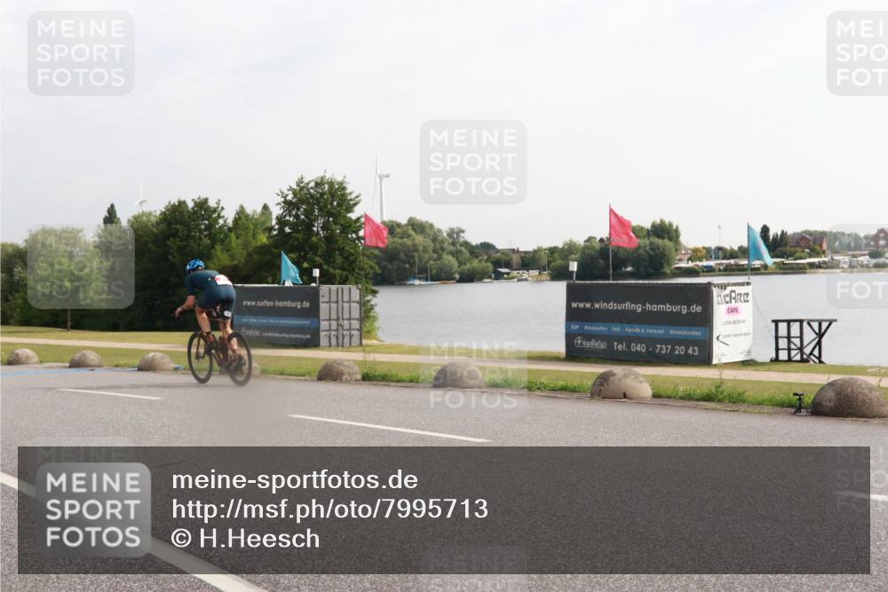 15.06.2025 - 27. Vierlanden-Triathlon H.Heesch http://msf.ph/oto/7995713 15.06.2025 09:20:53 Radfahren 21, 88, 121, 194 meine-sportfotos.de