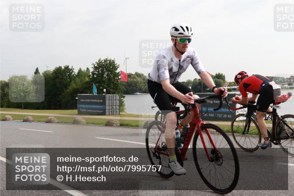 15.06.2025 - 27. Vierlanden-Triathlon H.Heesch http://msf.ph/oto/7995757 15.06.2025 09:21:25 Radfahren 2, 7, 147, 165 meine-sportfotos.de