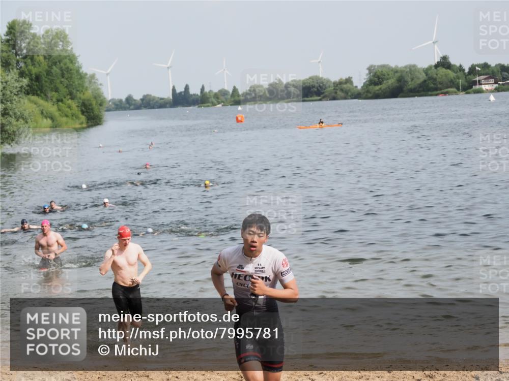 21.06.2025 - 27. Vierlanden-Triathlon MichiJ http://msf.ph/oto/7995781 15.06.2026 09:57:19 Schwimmen 263, 293, 296, 343 meine-sportfotos.de