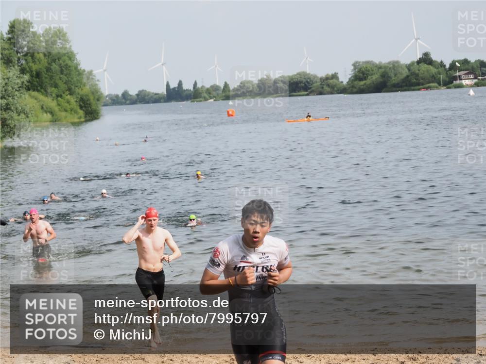 21.06.2025 - 27. Vierlanden-Triathlon MichiJ http://msf.ph/oto/7995797 15.06.2026 09:57:19 Schwimmen 263, 293, 296, 343 meine-sportfotos.de