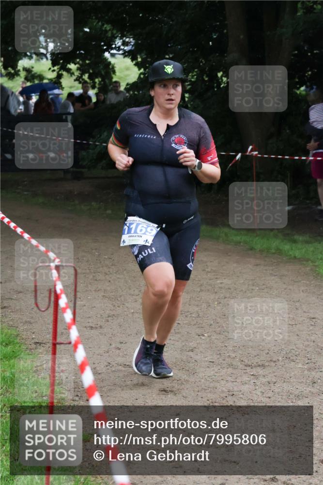 21.06.2025 - 27. Vierlanden-Triathlon Lena Gebhardt http://msf.ph/oto/7995806 15.06.2025 13:51:41 Laufen 205, 1169 meine-sportfotos.de