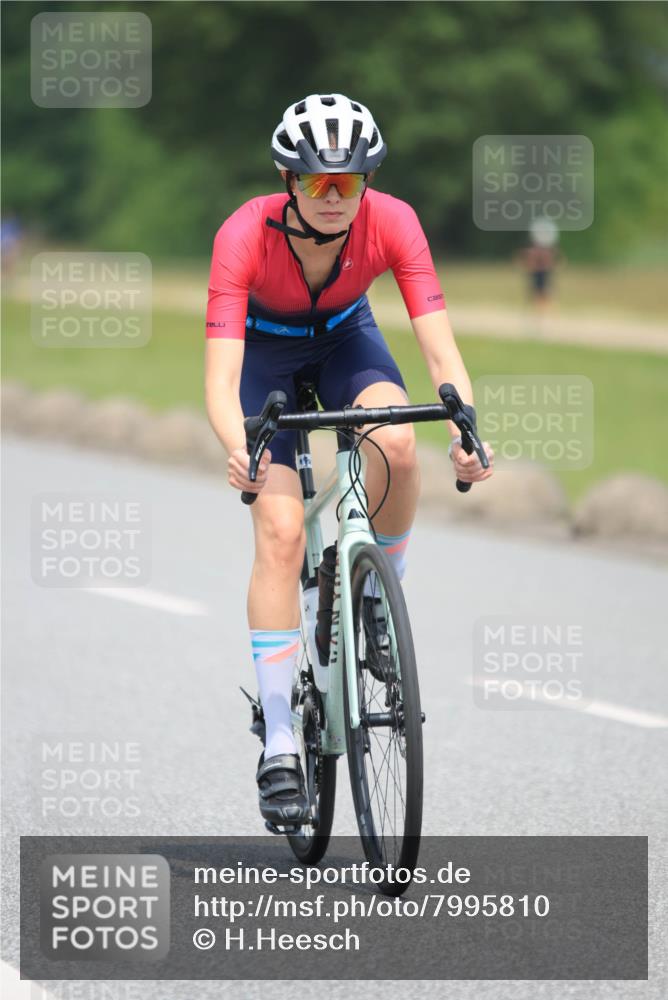 21.06.2025 - 27. Vierlanden-Triathlon H.Heesch http://msf.ph/oto/7995810 15.06.2025 12:06:11 Radfahren 205, 639, 676, 770, 890, 914 meine-sportfotos.de