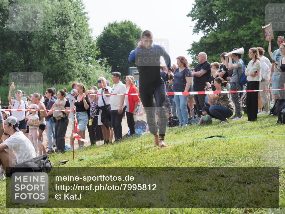15.06.2025 - 27. Vierlanden-Triathlon KatJ http://msf.ph/oto/7995812 15.06.2025 09:55:20 Schwimmen 299, 306, 311, 348, 353 meine-sportfotos.de