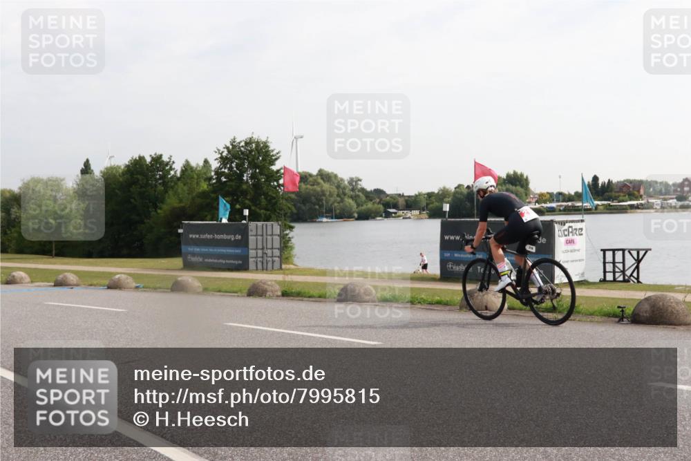 15.06.2025 - 27. Vierlanden-Triathlon H.Heesch http://msf.ph/oto/7995815 15.06.2025 09:21:42 Radfahren 130 meine-sportfotos.de