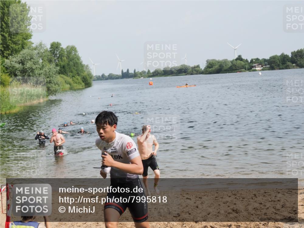 21.06.2025 - 27. Vierlanden-Triathlon MichiJ http://msf.ph/oto/7995818 15.06.2026 09:57:20 Schwimmen 293, 296, 324, 343 meine-sportfotos.de