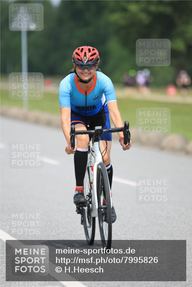 21.06.2025 - 27. Vierlanden-Triathlon H.Heesch http://msf.ph/oto/7995826 15.06.2025 12:06:14 Radfahren 205, 639, 770, 890, 914 meine-sportfotos.de