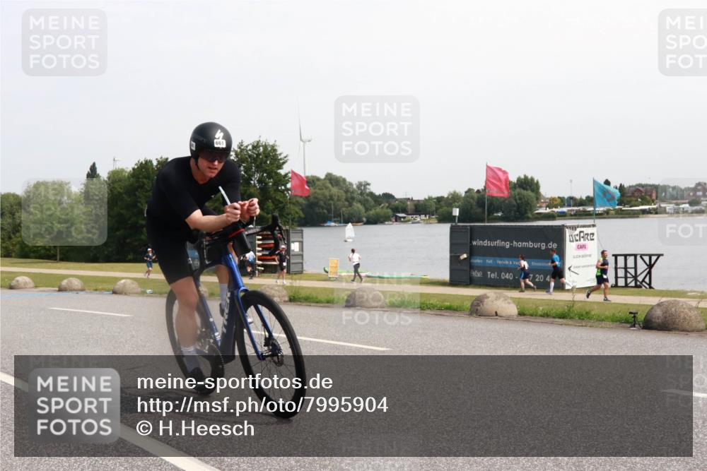15.06.2025 - 27. Vierlanden-Triathlon H.Heesch http://msf.ph/oto/7995904 15.06.2025 11:28:44 Radfahren 661, 742, 942, 965, 967 meine-sportfotos.de