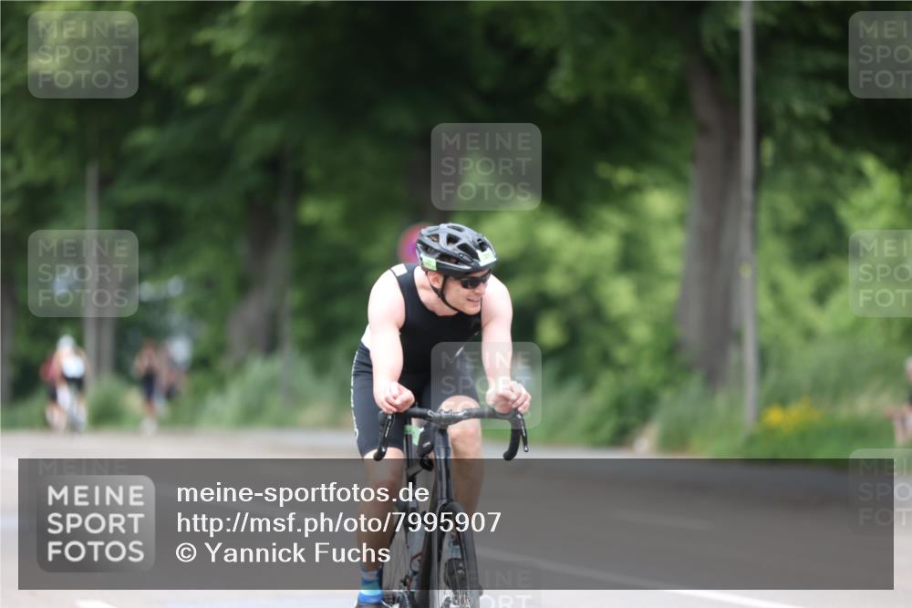 15.06.2025 - 7 Türme Triathlon Yannick Fuchs http://msf.ph/oto/7995907 15.06.2025 13:11:10 Radfahren 607, 757, 947, 984 meine-sportfotos.de