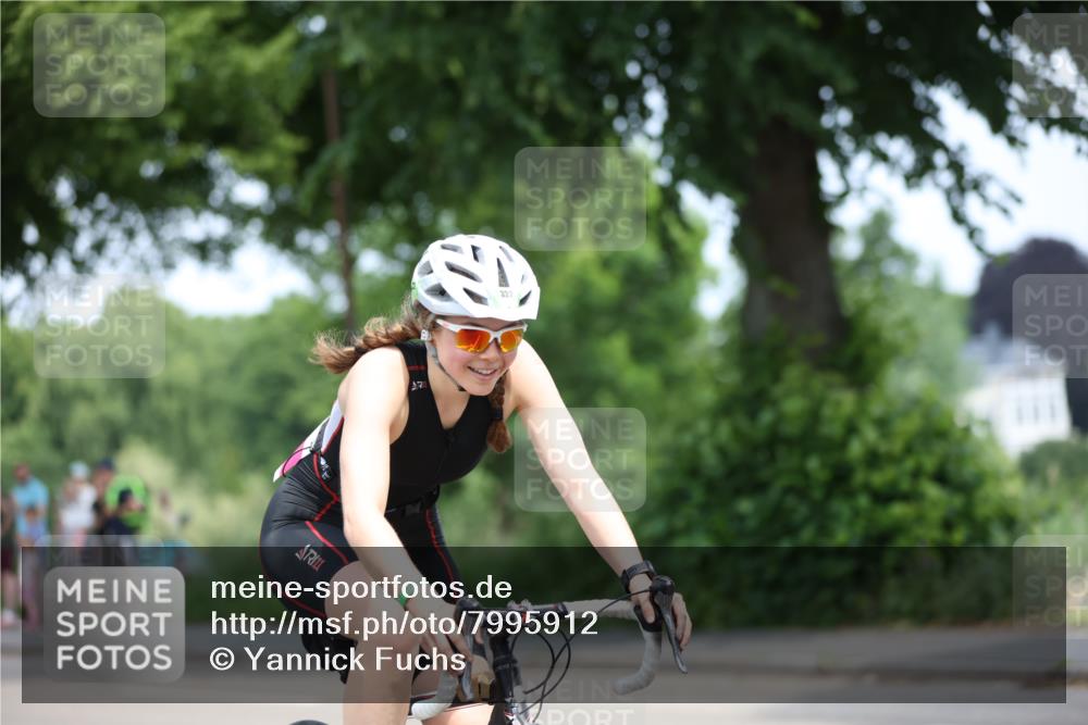 15.06.2025 - 7 Türme Triathlon Yannick Fuchs http://msf.ph/oto/7995912 15.06.2025 12:14:32 Radfahren 318, 475, 571 meine-sportfotos.de