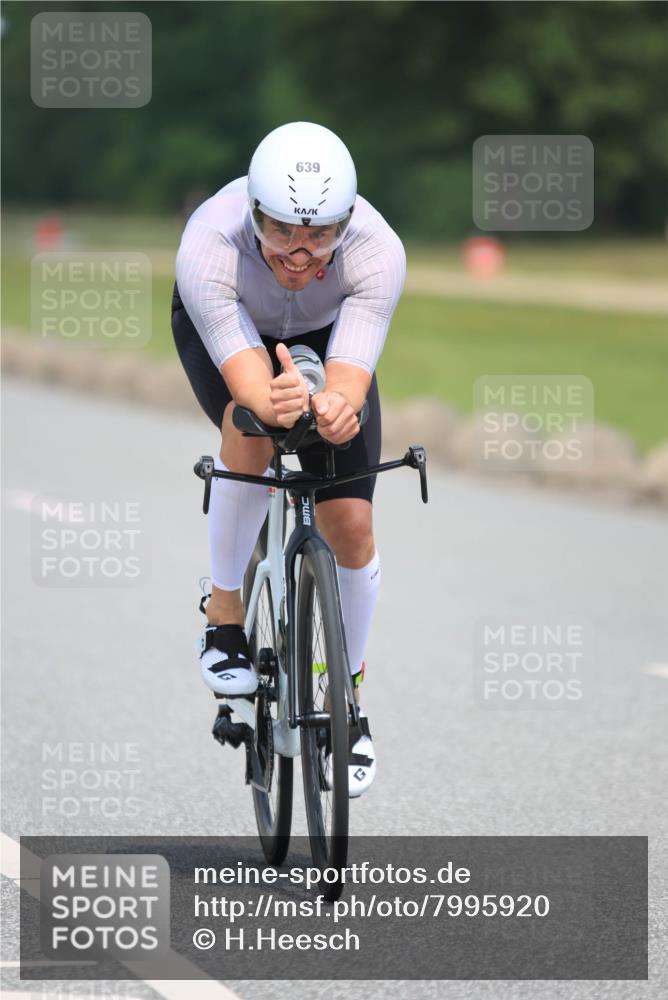 21.06.2025 - 27. Vierlanden-Triathlon H.Heesch http://msf.ph/oto/7995920 15.06.2025 12:06:20 Radfahren 639, 712, 770, 914, 919, 941 meine-sportfotos.de