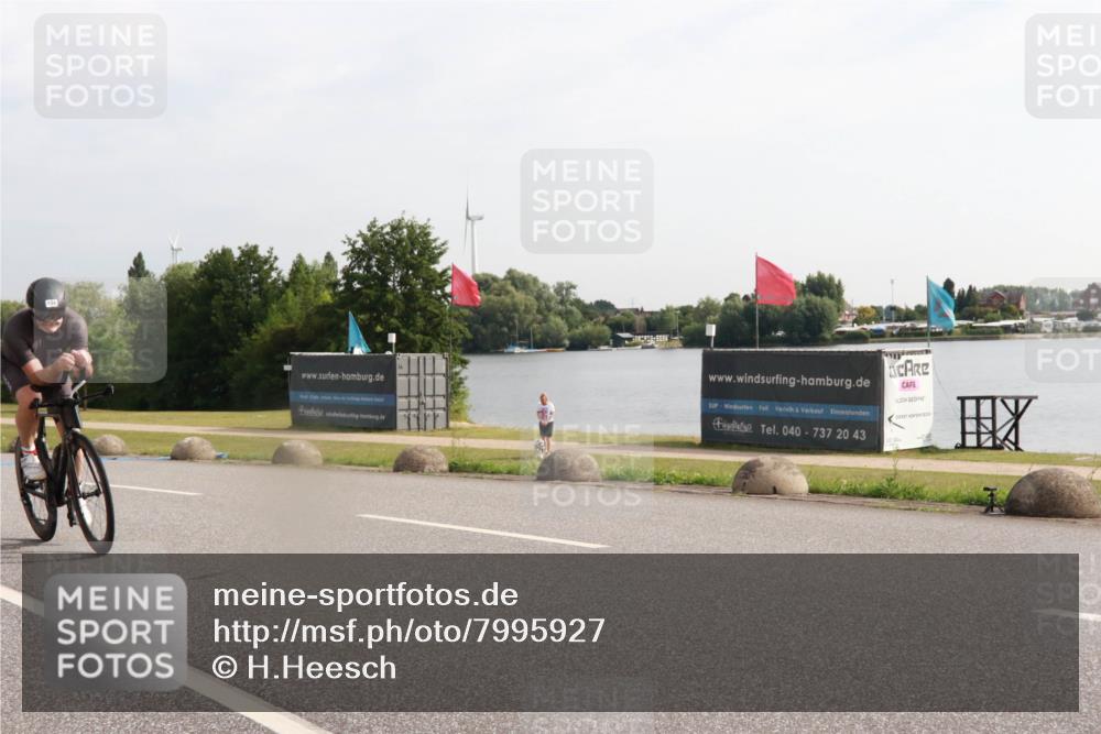 15.06.2025 - 27. Vierlanden-Triathlon H.Heesch http://msf.ph/oto/7995927 15.06.2025 09:22:25 Radfahren 154 meine-sportfotos.de