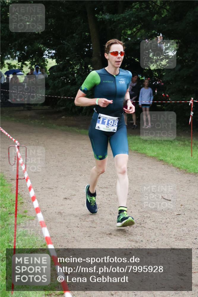 21.06.2025 - 27. Vierlanden-Triathlon Lena Gebhardt http://msf.ph/oto/7995928 15.06.2025 13:52:12 Laufen 20, 1198 meine-sportfotos.de