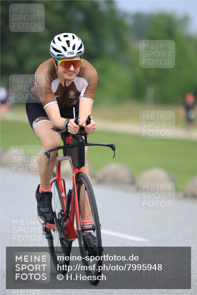 21.06.2025 - 27. Vierlanden-Triathlon H.Heesch http://msf.ph/oto/7995948 15.06.2025 12:18:48 Radfahren 708 meine-sportfotos.de