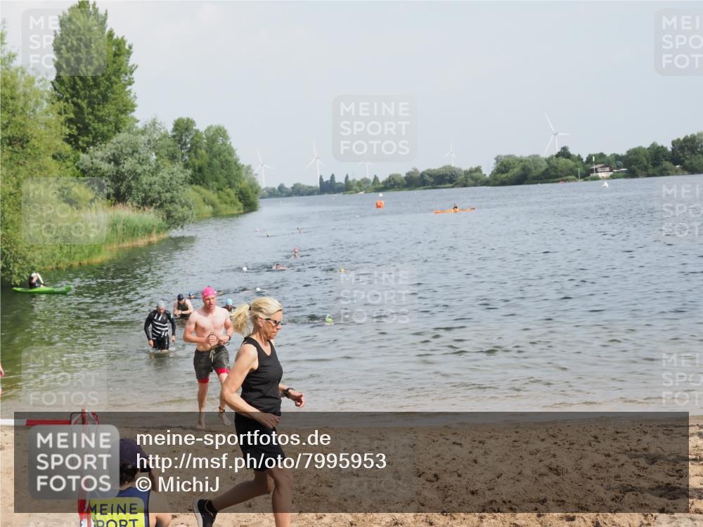 21.06.2025 - 27. Vierlanden-Triathlon MichiJ http://msf.ph/oto/7995953 15.06.2026 09:57:25 Schwimmen 293, 309, 324, 343 meine-sportfotos.de