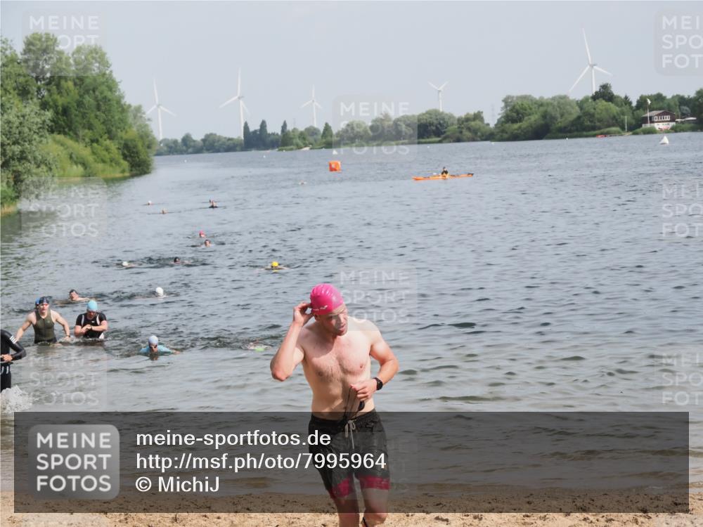 21.06.2025 - 27. Vierlanden-Triathlon MichiJ http://msf.ph/oto/7995964 15.06.2026 09:57:27 Schwimmen 293, 309, 324, 343 meine-sportfotos.de
