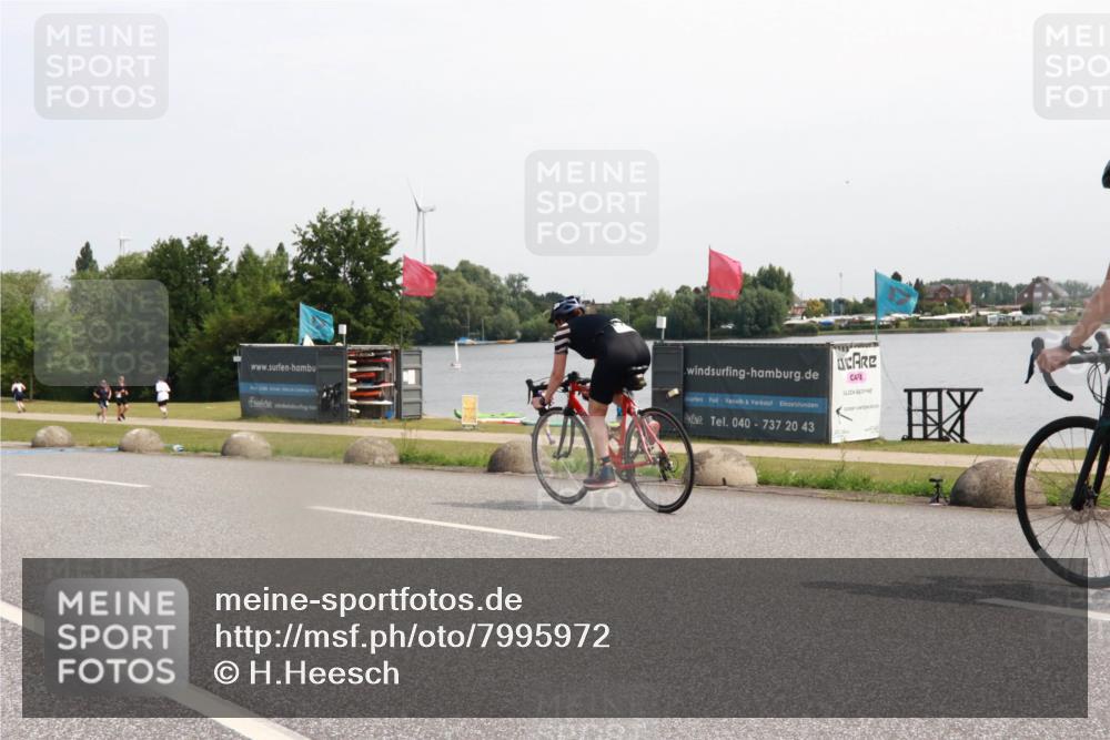 15.06.2025 - 27. Vierlanden-Triathlon H.Heesch http://msf.ph/oto/7995972 15.06.2025 11:29:01 Radfahren  meine-sportfotos.de