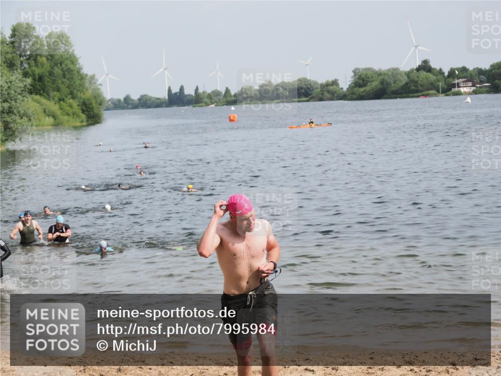 21.06.2025 - 27. Vierlanden-Triathlon MichiJ http://msf.ph/oto/7995984 15.06.2026 09:57:27 Schwimmen 293, 309, 324, 343 meine-sportfotos.de