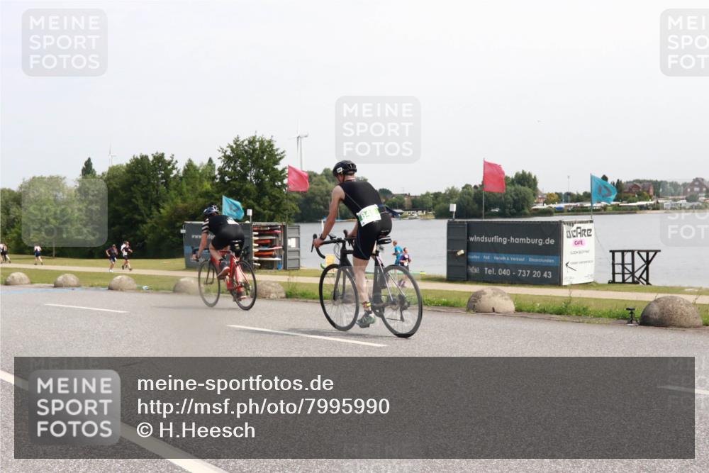15.06.2025 - 27. Vierlanden-Triathlon H.Heesch http://msf.ph/oto/7995990 15.06.2025 11:29:01 Radfahren  meine-sportfotos.de