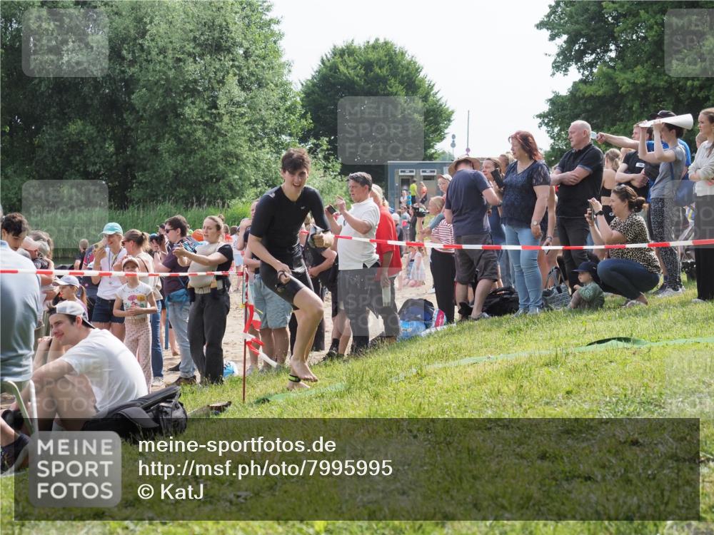 15.06.2025 - 27. Vierlanden-Triathlon KatJ http://msf.ph/oto/7995995 15.06.2025 09:55:25 Schwimmen 299, 306, 316, 327, 335, 348, 353 meine-sportfotos.de