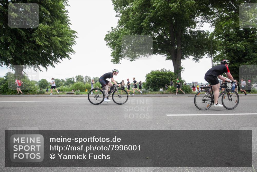 15.06.2025 - 7 Türme Triathlon Yannick Fuchs http://msf.ph/oto/7996001 15.06.2025 13:44:46 Radfahren 216, 228, 321, 371, 520, 555, 668, 754, 1050, 1159, 1189 meine-sportfotos.de